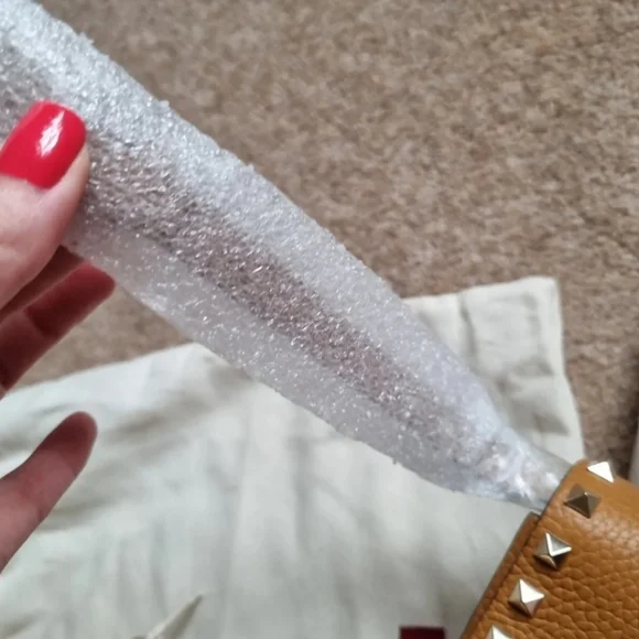 SOLD-💜Host Pick💜BWT Valentino Garavani ROCKSTUD GRAINY CALFSKIN CROSSBODY BAG - Picture 8 of 14